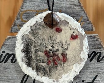 Reno en establos Adorno navideño rústico de madera con campana oxidada y bordes esmerilados