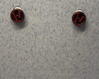 Pendientes con el logotipo de Twenty One Pilots Breach (8 mm)