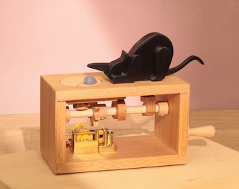 Carillon in legno fatto a mano a forma di gatto - Design giocoso a forma di gatto che insegue il topo, carillon personalizzato a tema foresta, regalo stravagante e decorazione per la casa