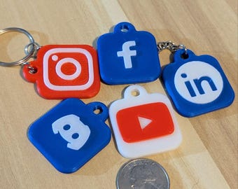 Personalized NFC Social Media Keychains - Tap, Share, Connect. Your Link, Your Way.