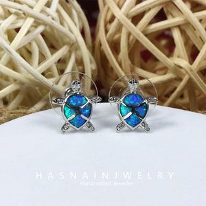 Schildpadoorknopjes, blauwe opaal zeedieroorbellen, nautische grillige sieraden, uniek cadeau voor vrouwen