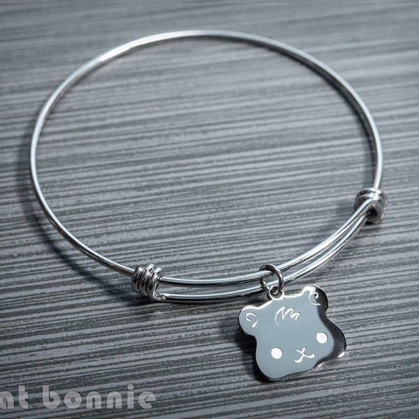 Guinea Pig charm bracelet, Kawaii cavy jewelry, Piggy lover gift, Stainless steel bangle, Cute animal charm, Stocking stuffer, Flat Bonnie