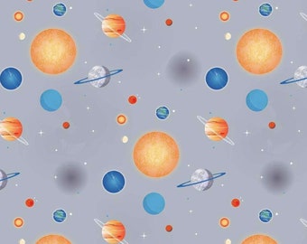 Może przedstawiać: Powtarzający się wzór planet i gwiazd na jasnoniebieskim tle. Planety są pomarańczowe, czerwone, niebieskie i szare. Gwiazdy są białe.