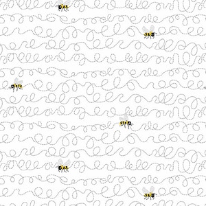 Puede incluir: Tela blanca con un patrón repetido de abejas amarillas y negras y texto en cursiva. El texto está trazado con una línea gris punteada. Ideal para proyectos de costura y creación textil.