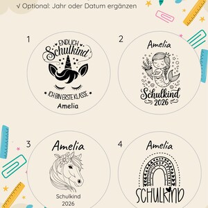 Pode incluir: Uma cole&ccedil;&atilde;o de quatro desenhos circulares com ilustra&ccedil;&otilde;es pretas e o nome "Amelia". Os desenhos incluem um unic&oacute;rnio, uma sereia, um cavalo e um arco-&iacute;ris, todos com o texto "Schulkind" e o ano 2026.