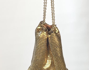 Bolso de mano vintage Whiting & Davis de malla dorada con cordón ajustable – Correa de cadena metálica – Hecho en EE. UU. – Bolso pequeño de noche