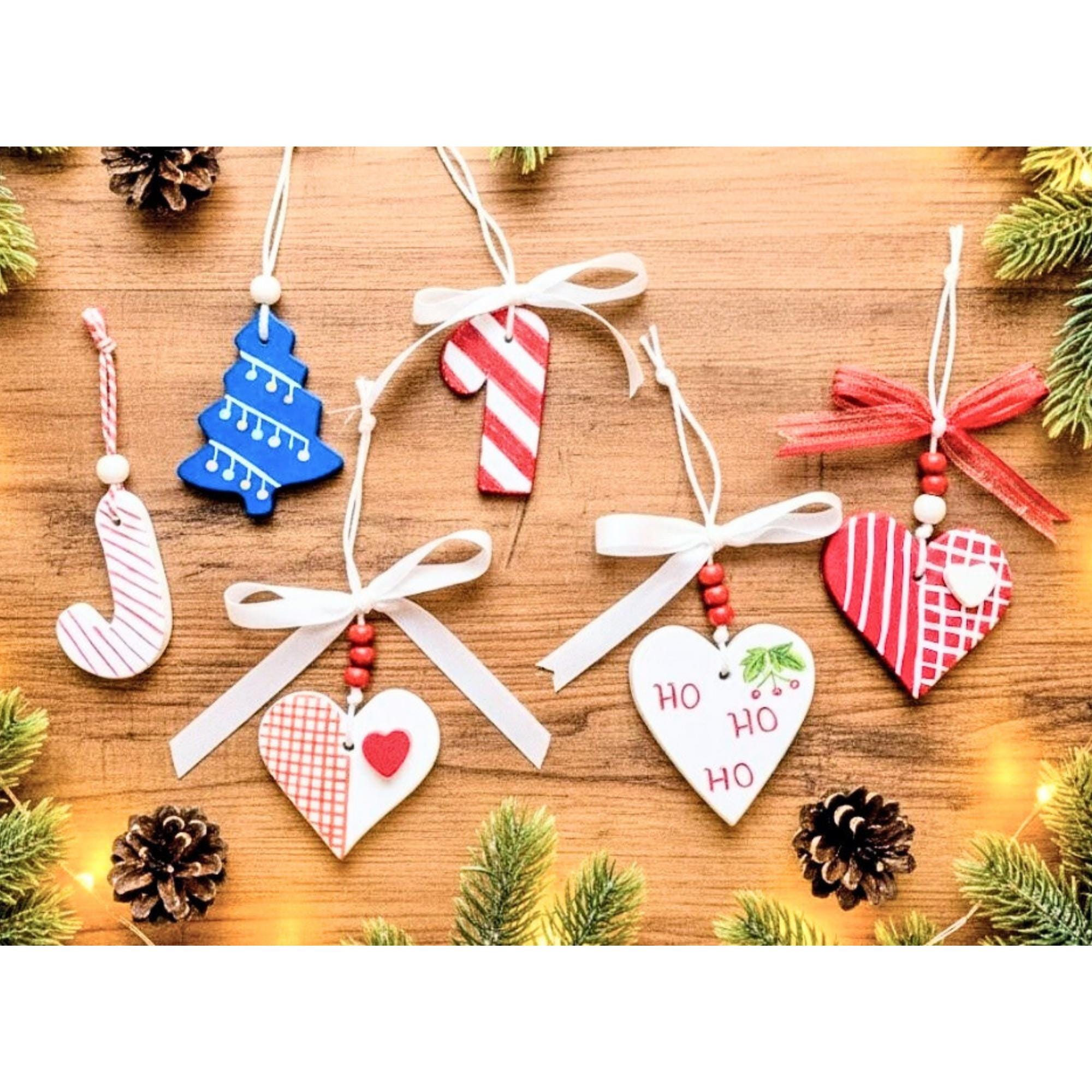 手作りの陶器製クリスマスオーナメント、ホリデーデコレーション、6個