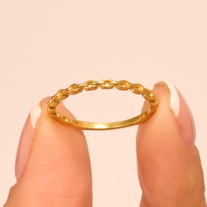 Solid Gold Chain Link Ring, 14k Gold Dainty Chain Band, Thin Stacking Everyday Jewelry, Minimalist Gold Ring Gift for Her