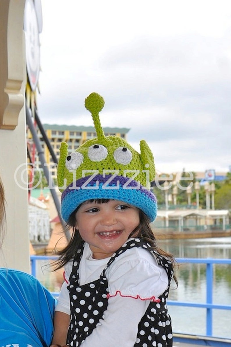 Alien Crochet Hat pattern PDF DIY newborn to adult sizes included in the pattern Instant Digital Download 画像 5