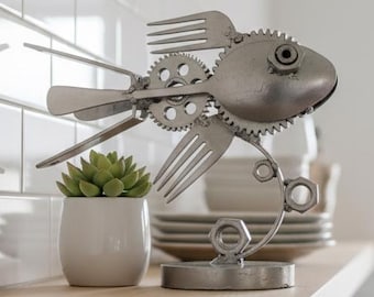 F-Lor da Ferによる魚の彫刻 - リサイクル鉄を使った現代アート作品