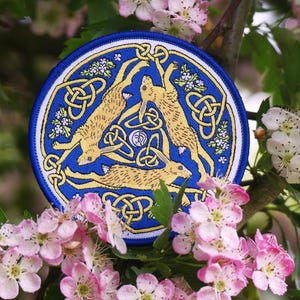 woven badge - three hares and hawthorn