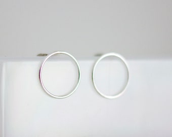 Sterling Silver Circle Stud Earrings (Silver) - Minimalist Handmade Geometric Jewellery