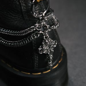 Noctuidae - Dr Martens Handgefertigte Boot Ketten mit Diamant/Kreuz Anhänger - Kettengeflecht Edelstahl Paar