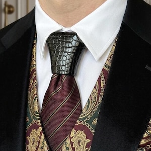 Svart krokodilpräglat slipsknutfodral, lyxigt läderlook-tillbehör, brudgummens bröllopssjal