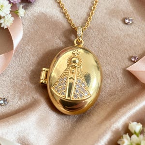 Virgin Mary Oval Locket Necklace, Gold Madonna Photo Locket, Religious Keepsake Necklace, Catholic Jewelry Gift, Diffuser Locket Pendant
