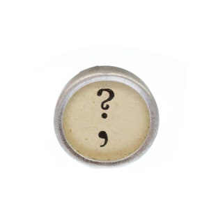 Typewriter Key Brooch Pin Badge Button Badge Miniblings Question Mark White
