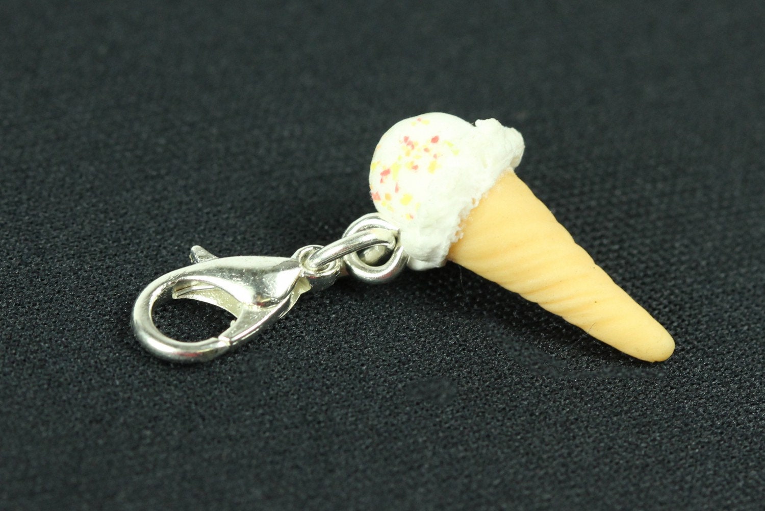 Charm (breloque) Neuf Cornet De Glace Violet Et Bleu Ciel, En Acier & Zircon - Sans Emballage