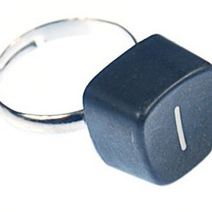 Anillo con letra I Llave de máquina de escribir vintage Miniblings Cuadrado único I