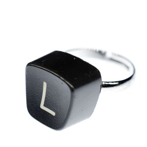 Anillo con letra L, llave de máquina de escribir vintage, miniblings, único, cuadrado L