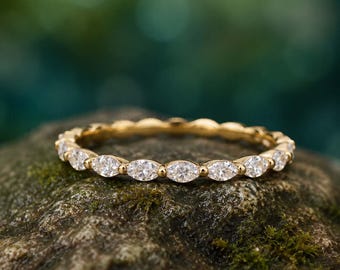 マーキス モアッサナイト エタニティバンド 華奢なゴールド モアッサナイト 結婚指輪 重ね付け 記念日 リング 繊細なブライダルジュエリーギフト