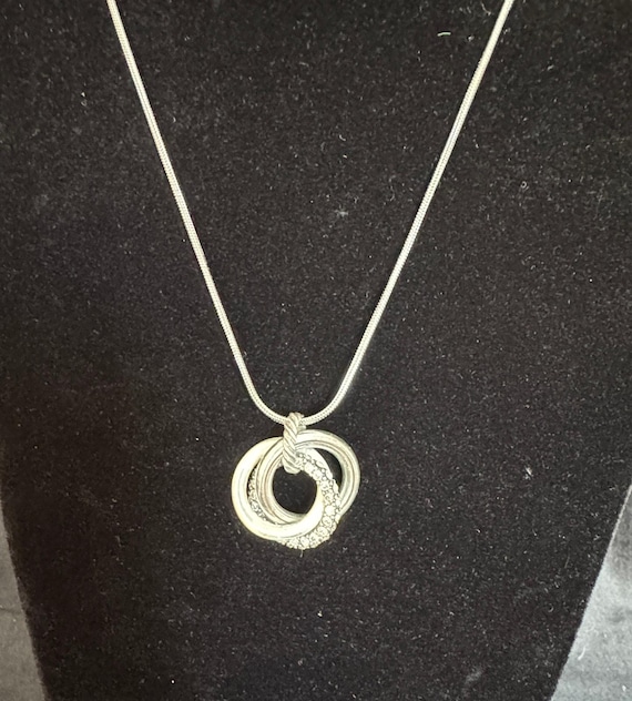 Silver Tone Three Interlocking Ring Necklace 20” … - image 1