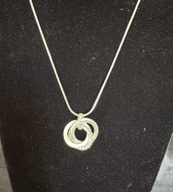 Silver Tone Three Interlocking Ring Necklace 20” … - image 1