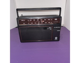 General Electric 7-2660 Two-Way Power FM/AM Personal Portable Radio