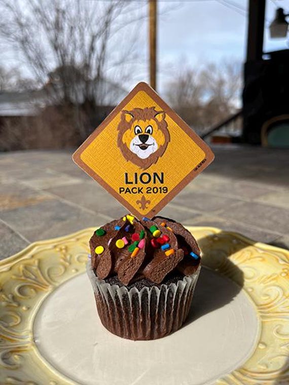 Lion pack cupcake toppers, Pack Meeting cupcake toppers, custom cupcake toppers, BSA4414
