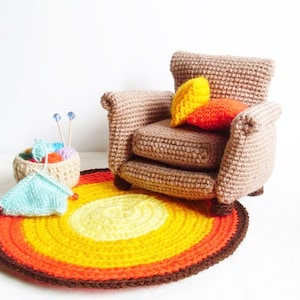 PATTERN : Armchair  with 2 cushion , rug and knitting basket