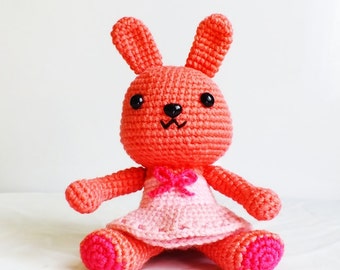 PATTERN : Sugar bunny in pink skirt