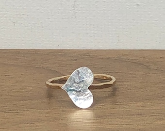 Personalized Heart Signet Ring Heart Ring Engraved Ring Gold Heart Ring Minimal Heart Ring Dainty Stacking Ring Mother's Day Gift for Her