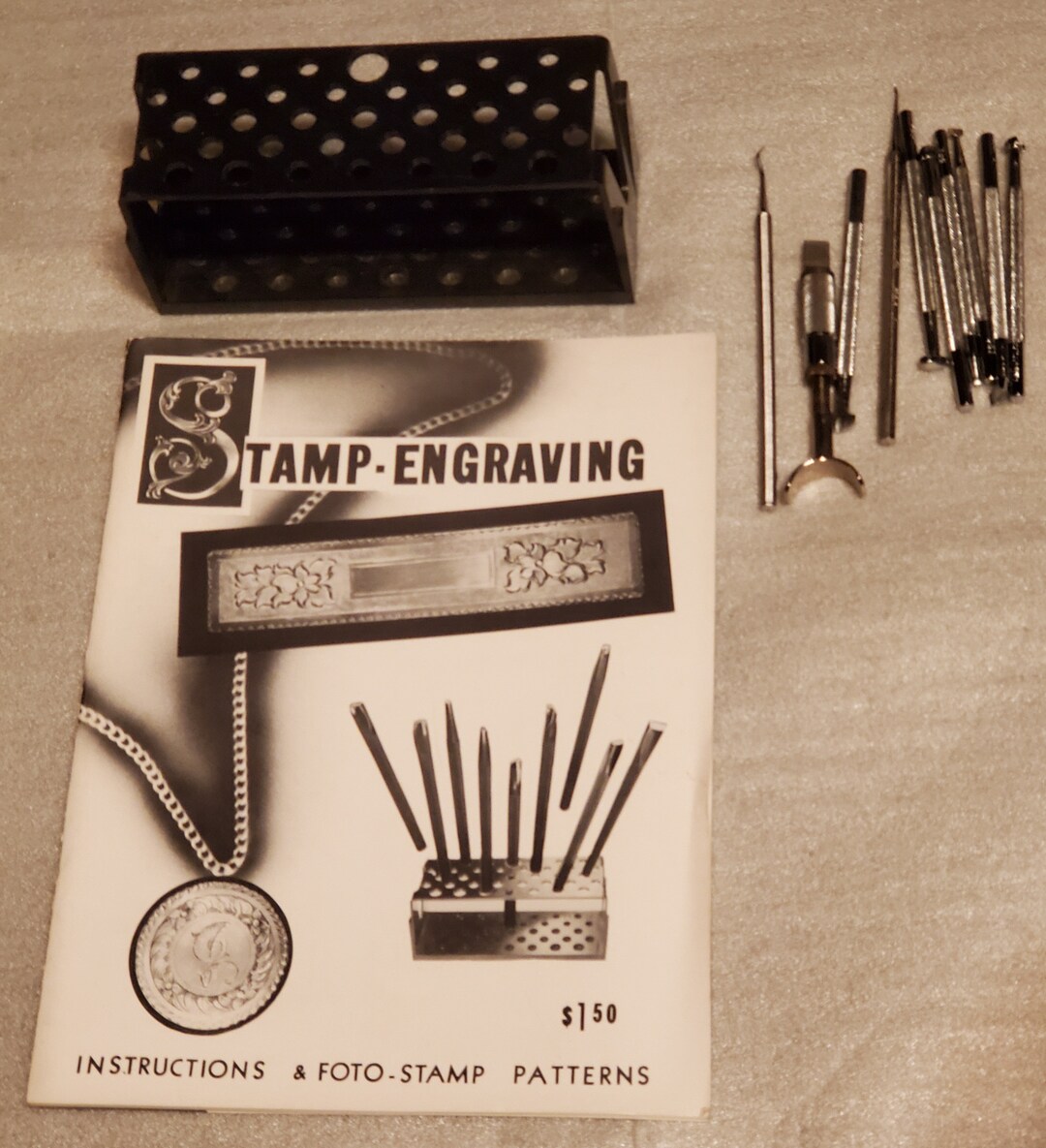 TANDY Lucky 7 Stamp Engraving Book, 10 CRAFTOOL Stamps incl.2 Supreme