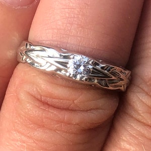 Brilliant cut Diamond  Engagement  Ring in platinum Single Diamond. VS F color