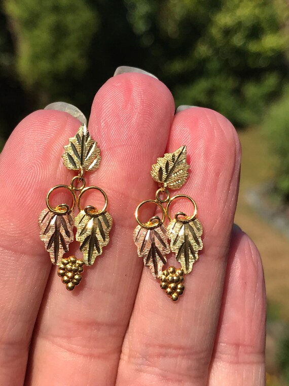 Landstrom Black Hills Gold Earrings in 10/14kT Gol