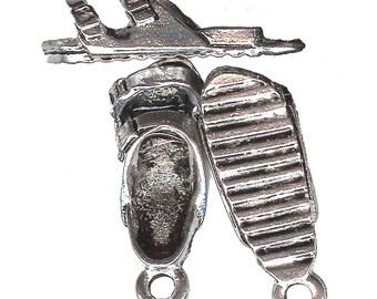 SANDAL Charm. Pewter. 3D Hippie Style Sandal. Made in the USA.  One Shoe Only! cnt