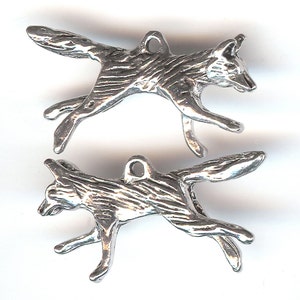 COYOTE FOX WOLF Charm. Pewter. 3D Running Dog. cnt