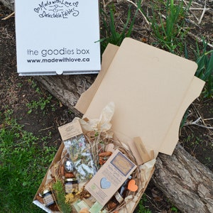 the goodies box Fairy Love Eco Gift Box Artisan Jam Herbal Tea Pesto SpiceBlend Beeswax Candle Soap Natural Gourmet Organic Foodie Gift image 4