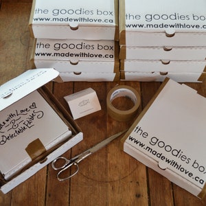 the goodies box Artisan Jams Natural Preserves Eco Gift Made with Organic Cane Juice Sugar & Local Organically Grown Handpicked Fruit 45mL Sextet 6 Jars