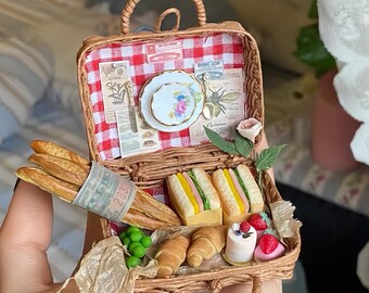 Miniature Picnic Basket | Handmade Tiny Dollhouse Accessory | Filled with Clay Food | Mini Picnic Scene | Gift for her, kids, doll collector