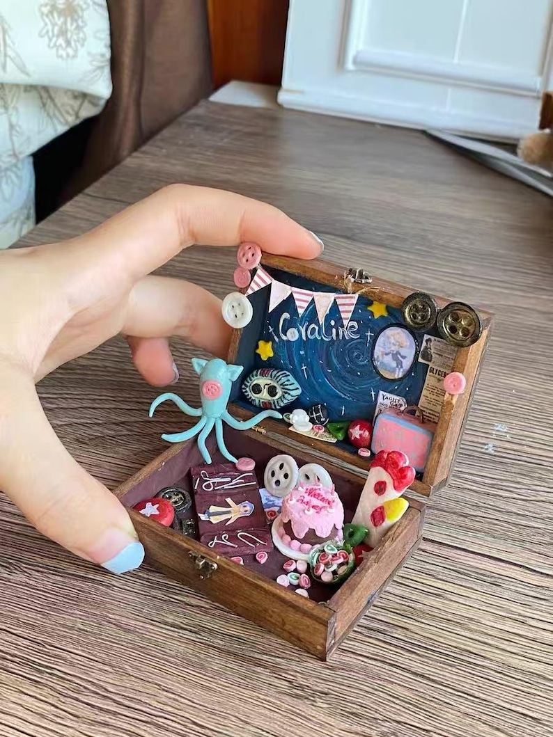Coraline Jones Miniature Box | Button Eyes Dollhouse Diorama | Beldam Miniature Art | Handmade Gothic Halloween Gift for her, kids image 3
