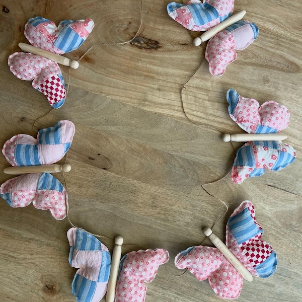 Ghirlanda di farfalle con trapunta riciclata, decorazioni fatte a mano per la cameretta dei bambini