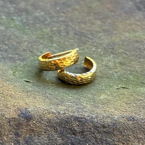 Vintage 14K Gold Hoop Earrings Etched Design Dainty Lightweight No Backings