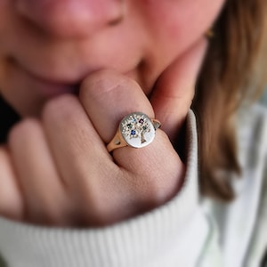 Family Tree Ring with Birthstones, Mother&#39;s Day gift, Handmade Family Tree Jewelry, Sterling Silver Birthstone Signet Ring
