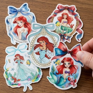 Sticker sirène Ariel La petite sirène Stickers vinyle imperméable à l'eau pour ordinateur portable bouteille d'eau choisissez votre design cadeau pour les fans de Disney image 1