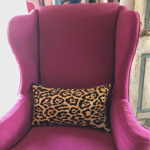 Funda de almohada Braemore Jamil de terciopelo con estampado de guepardo, funda de almohada lumbar de terciopelo negro y tostado, estampado de leopardo, 30,5 x 45,7 cm, 30,5 x 50,8 cm, 30,5 x 60,9 cm y 30,5 x 66 cm. imagen 4