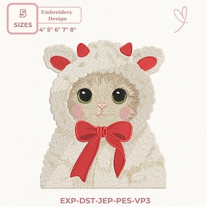 Puede incluir: Un diseño de bordado de un lindo gato con un disfraz de oveja y un lazo rojo. El diseño incluye cinco tamaños: 10 cm, 13 cm, 15 cm, 18 cm y 20 cm. El gato tiene grandes ojos verdes y mejillas rosadas. También se incluye el texto "Diseño de bordado".