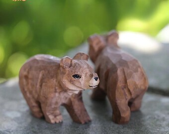 手彫りのツゲの木のヒグマの置物、木製のヒグマ、非常に精巧、アート