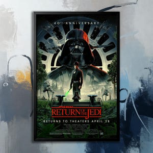 Może przedstawiać: Oprawiony plakat filmowy do Gwiezdnych Wojen: Powrót Jedi, świętujący 40. rocznicę. Plakat przedstawia Dartha Vadera, Luke'a Skywalkera z zielonym mieczem świetlnym i tytuł filmu. Tło zawiera las i elementy kosmiczne.