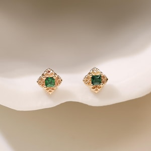 14K Solid Gold Vintage Emerald CZ Helix Piercing • 9K Dainty Scroll Cartilage Conch Flat Back • Tiny Flower Earlobe Tragus Piercing Jewelry