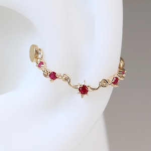 Cadena para la nariz con forma de estrella y rubí en oro macizo de 14 quilates • Delicado accesorio de cadena para cartílago de hélice con forma de luna celestial • Delicada cadena para perforación del lóbulo de la oreja con piedras preciosas